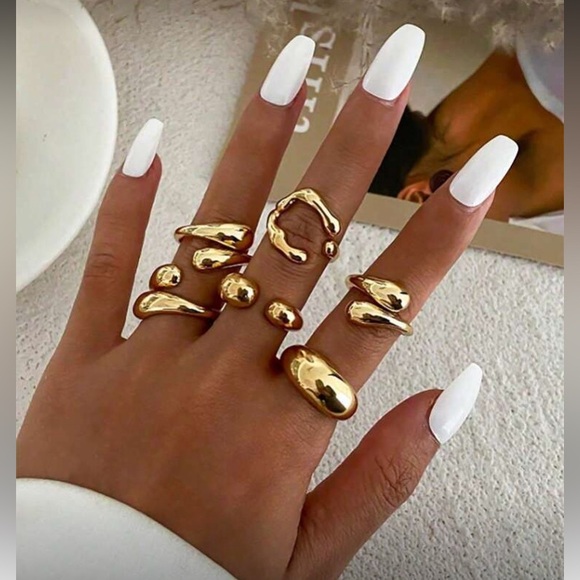 Amazon.com: Awvialy Gold Rings for Women Set, Dainty Gold  Elegant Gold-Tone Women\'s Ring Set